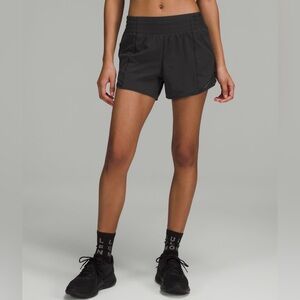 Lululemon Hotty Hot High-Rise Lined Short 4” size 2